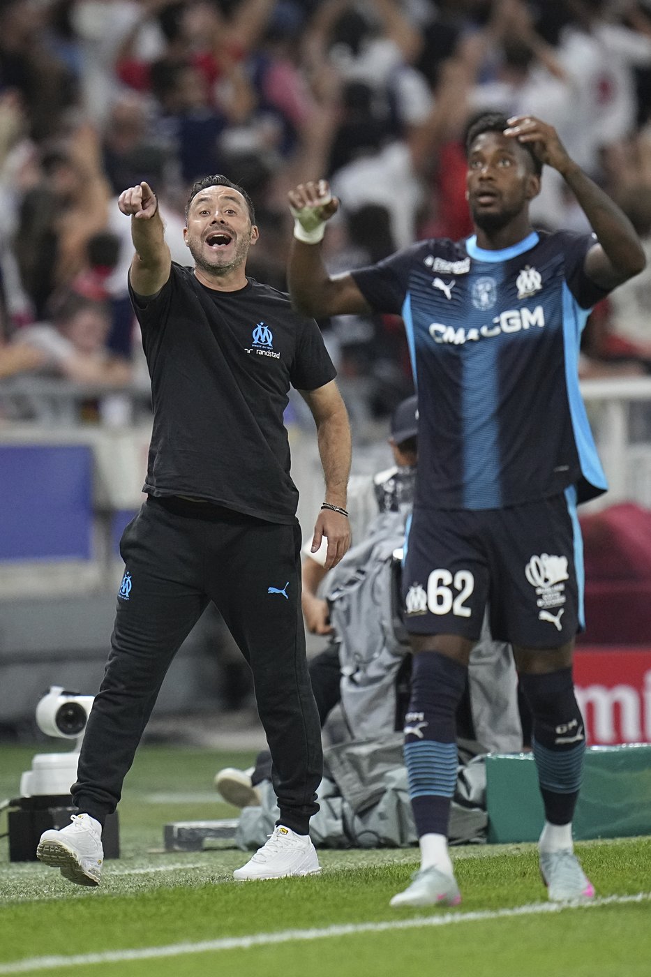 Lyon leaves it late to beat 10-man Marseille 1-0 in the French league | iNFOnews.ca
