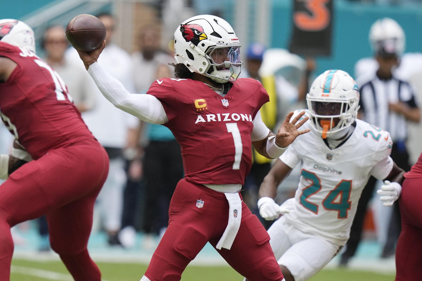Kyler Murray rallies Cardinals to 28-27 win over Dolphins in Tua Tagovailoa's return | iNFOnews.ca Kyler Murray rallies Cardinals to 28-27 win over Dolphins in Tua Tagovailoa's return | iNFOnews.ca