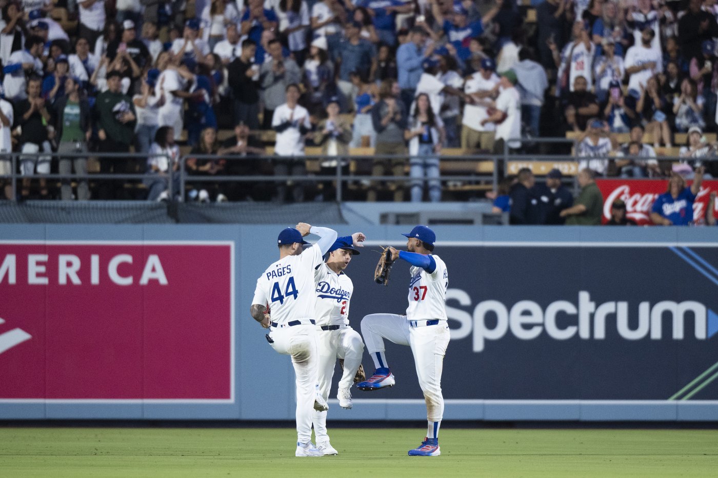Dodgers clinch 13th straight postseason berth as Kershaw pitches final regular-season home game | iNFOnews.ca Dodgers clinch 13th straight postseason berth as Kershaw pitches final regular-season home game | iNFOnews.ca
