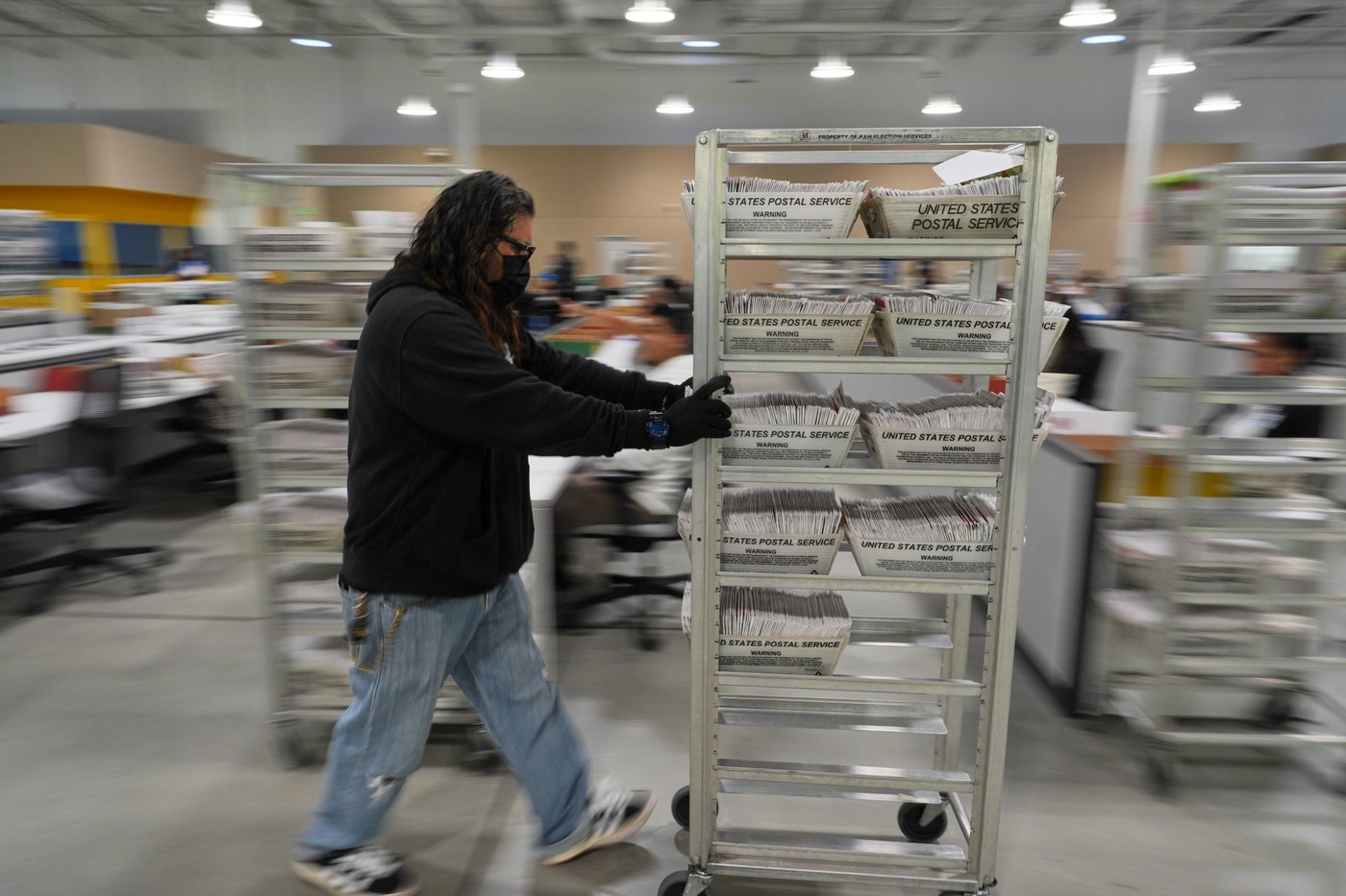 Democratic governors press US Postal Service to drop plan tied to Trump's election order | iNFOnews.ca Democratic governors press US Postal Service to drop plan tied to Trump's election order | iNFOnews.ca