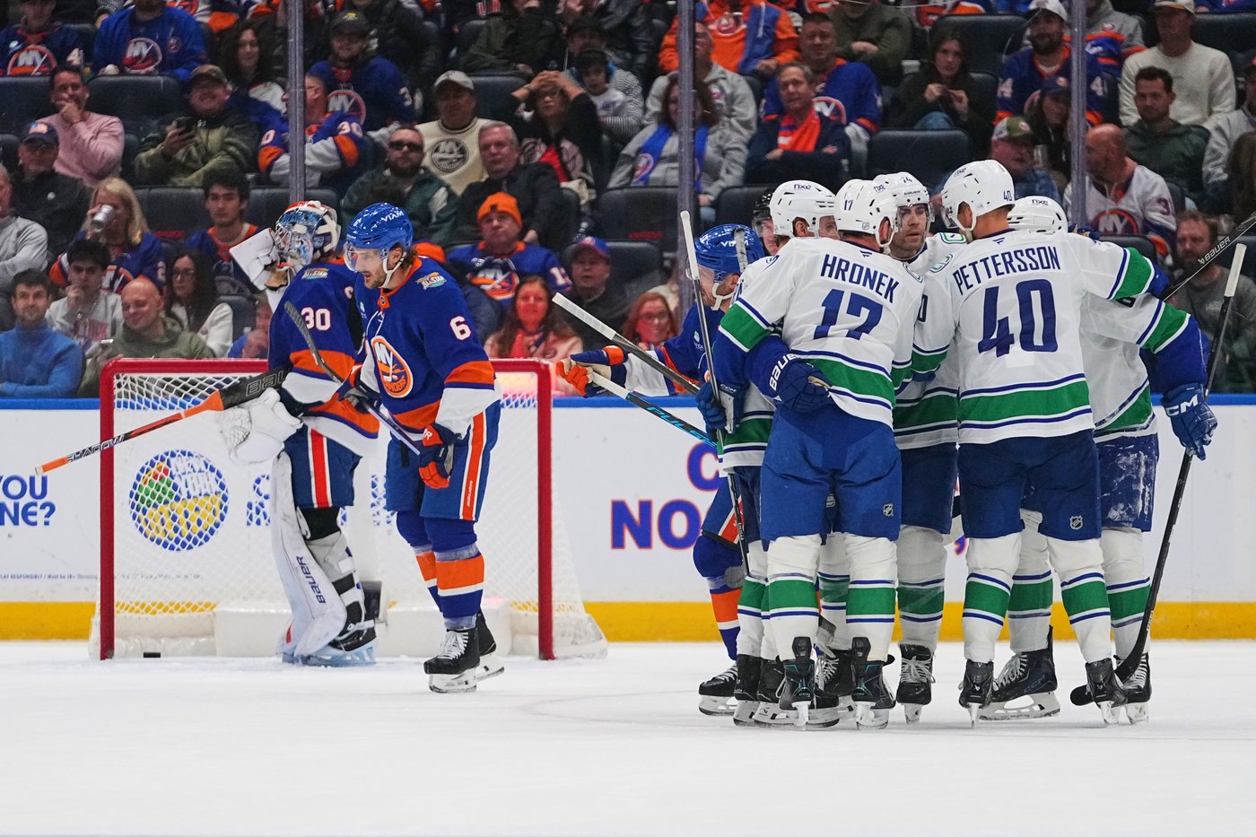 Kyle Palmieri scores twice as Islanders beat struggling Canucks 3-2 | iNFOnews.ca