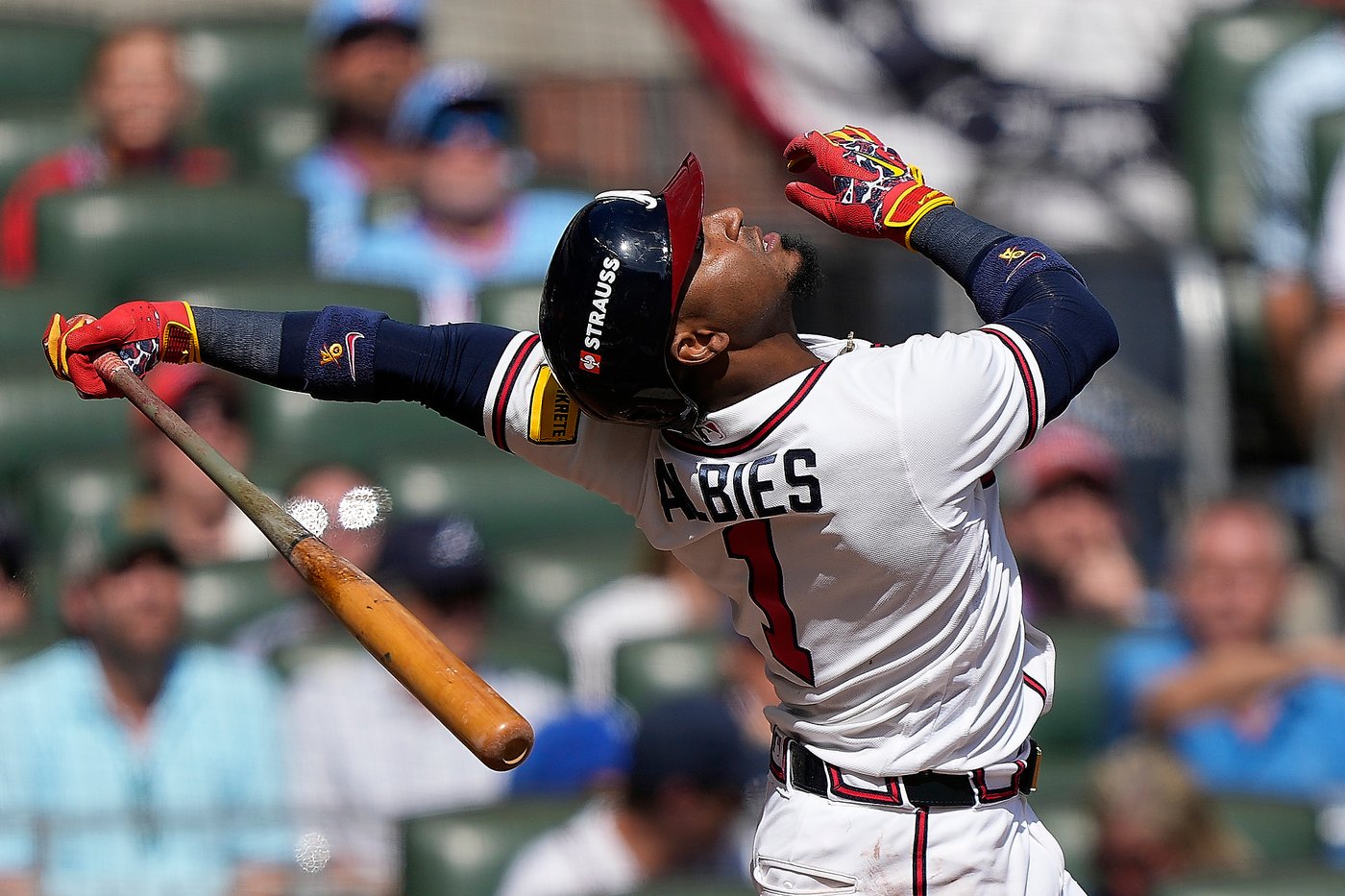 Harper atones for outfield gaffe, Bohm homers in 10th as Phillies beat Braves 4-3 to force Game 3 | iNFOnews.ca