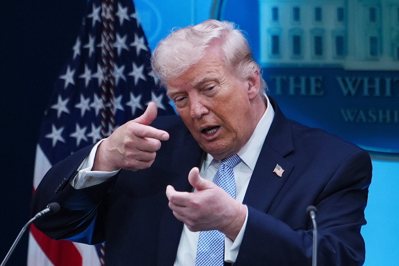Photos of Trump's Monday, talking Iran at Easter Egg Roll and mimicking a sniper in the press room | iNFOnews.ca