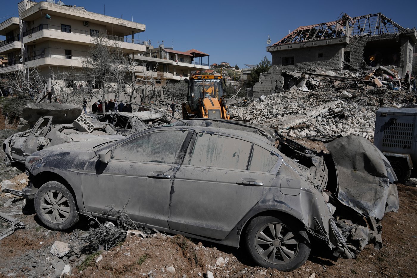 Israeli airstrikes in eastern Lebanon kill 8 Hezbollah members, officials say | iNFOnews.ca