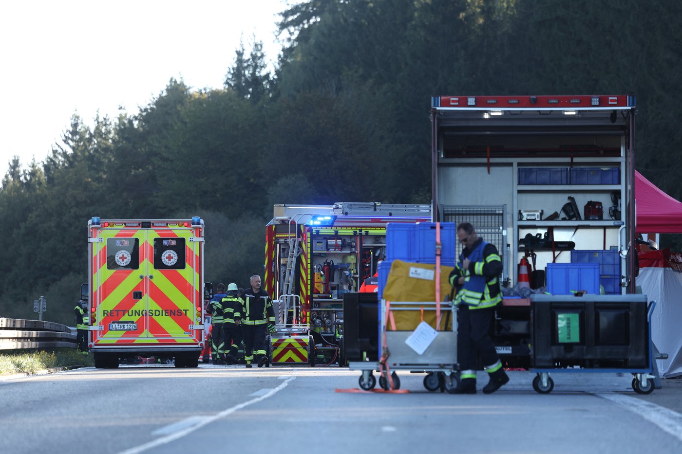 Bus carrying Filipino tourists overturns on way to Germany's Oktoberfest, killing 2 | iNwheels