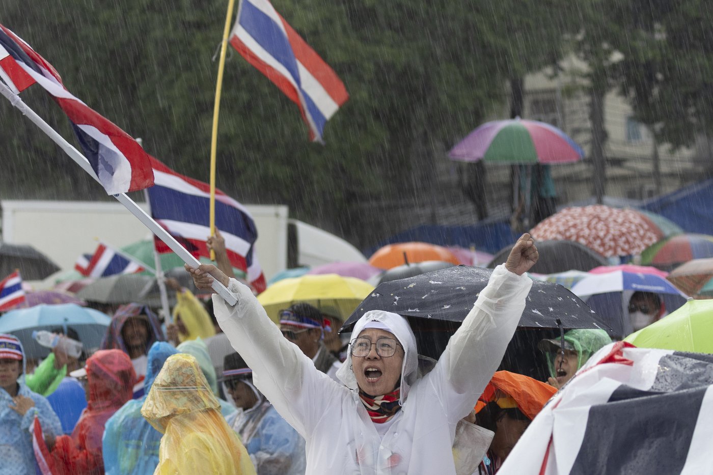 Court suspends Thailand's prime minister to investigate a leaked phone call | iNFOnews.ca
