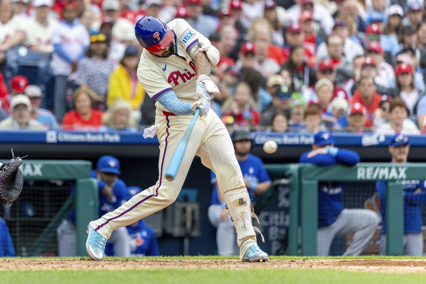Castellanos hits a grand slam and Phillies complete 3-game sweep of Blue Jays with 11-4 win | iNFOnews.ca