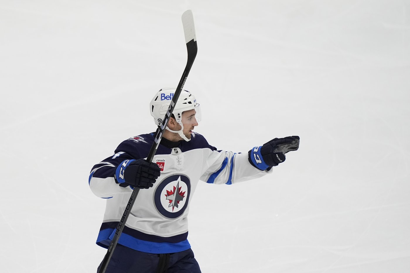 Jets' Pionk fined by NHL for clipping Panthers' Boqvist in loss | iNFOnews.ca