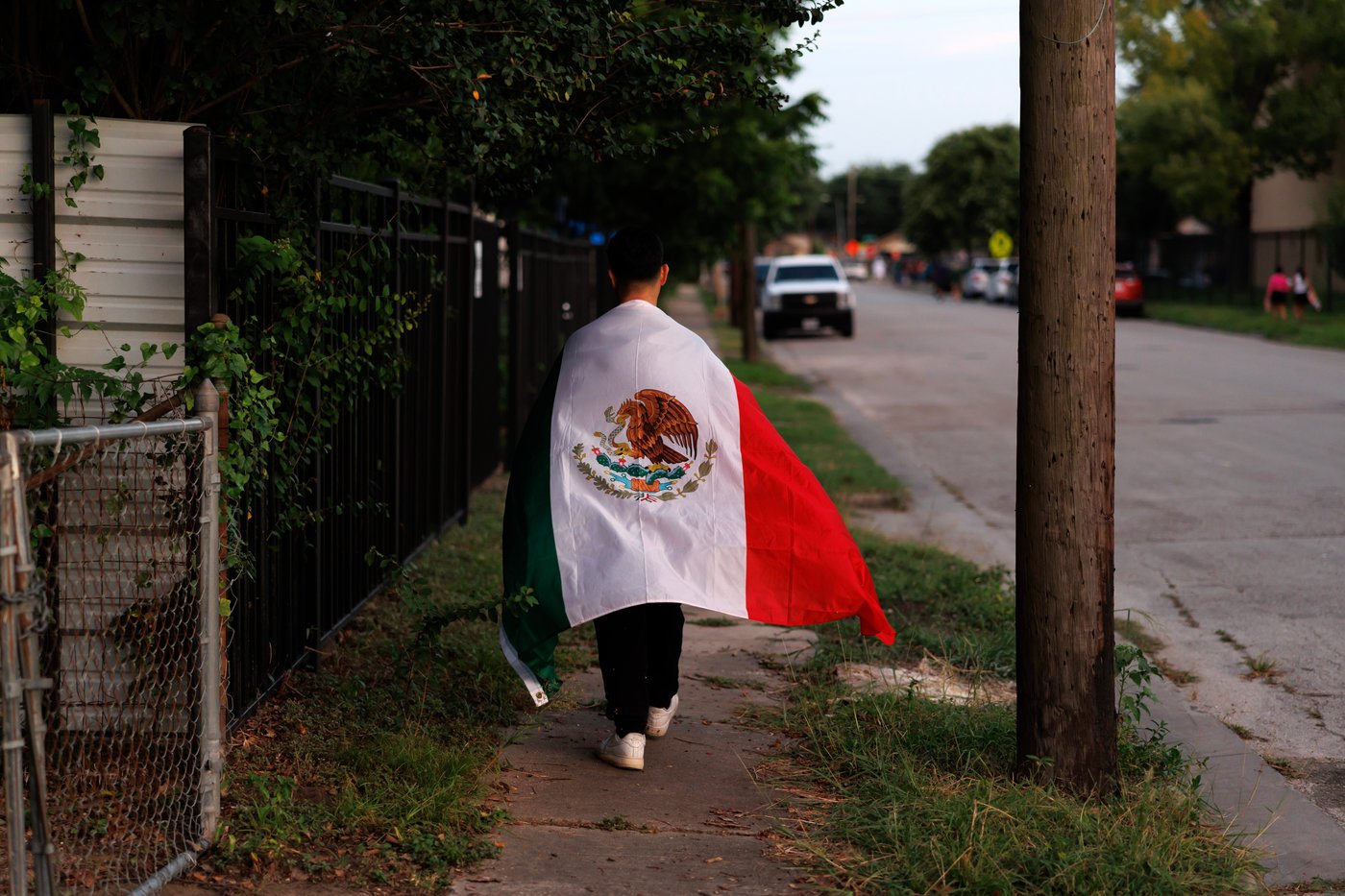 Mexico to request criminal charges over deaths following fatal shooting of Houston man by ICE agents | iNFOnews.ca