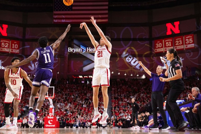 Pryce Sandfort's 29 points lead No. 7 Nebraska past Northwestern 68-49 | iNFOnews.ca