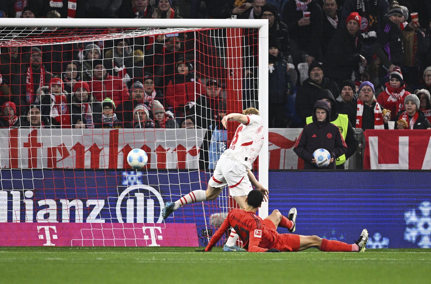 Bundesliga sees quickfire scoring record as Bayern puts five past dismal Leipzig | iNFOnews.ca