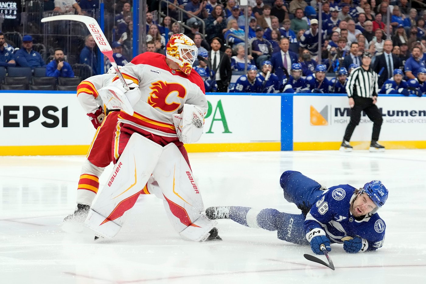 Andrei Vasilevskiy stops 32 shots, Lightning beat Flames 5-1 for 5th straight victory | iNFOnews.ca