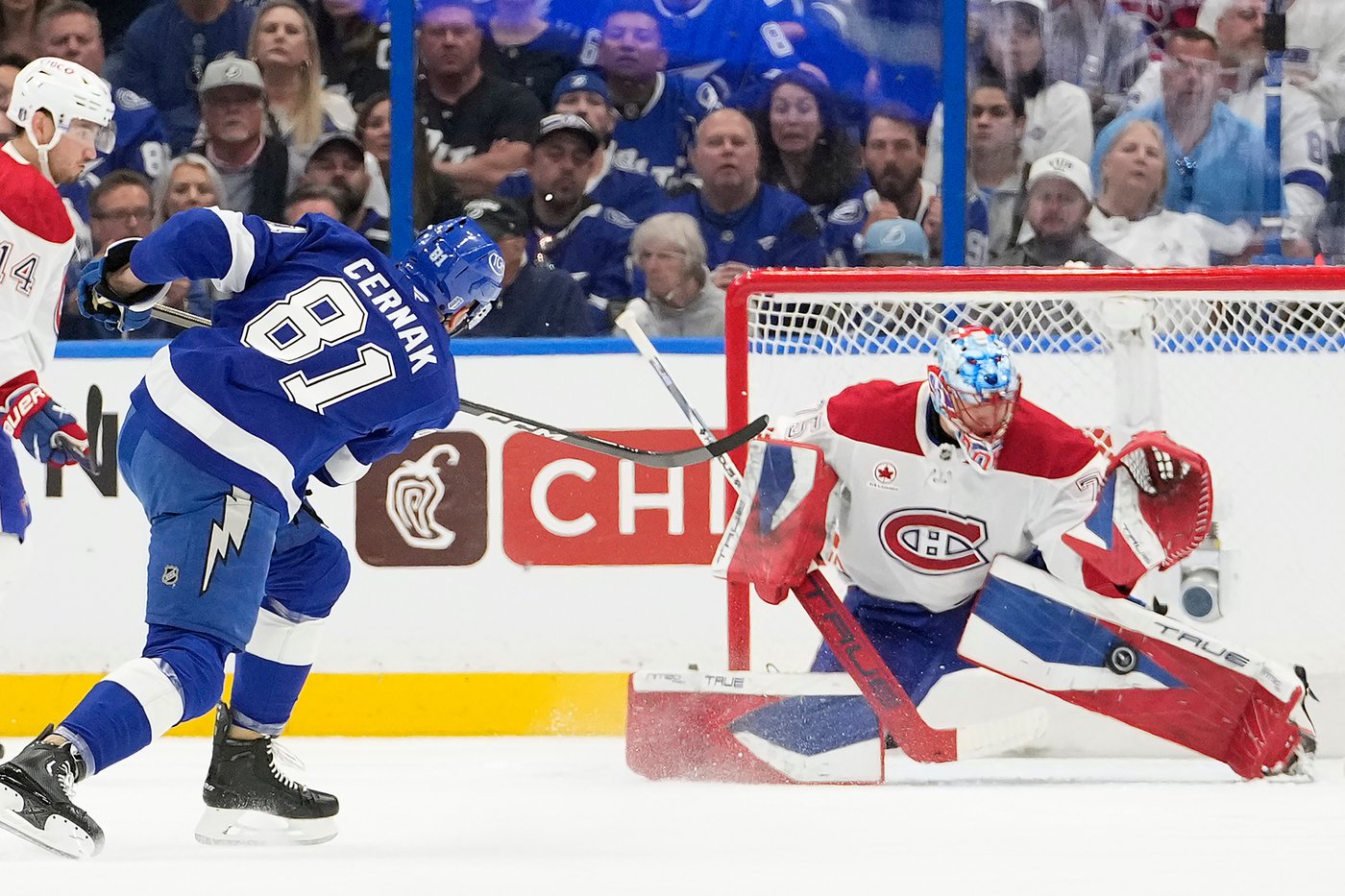 Juraj Slafkovsky's hat trick lifts Canadiens to 4-3 overtime win over the Lightning in Game 1 | iNFOnews.ca Juraj Slafkovsky's hat trick lifts Canadiens to 4-3 overtime win over the Lightning in Game 1 | iNFOnews.ca