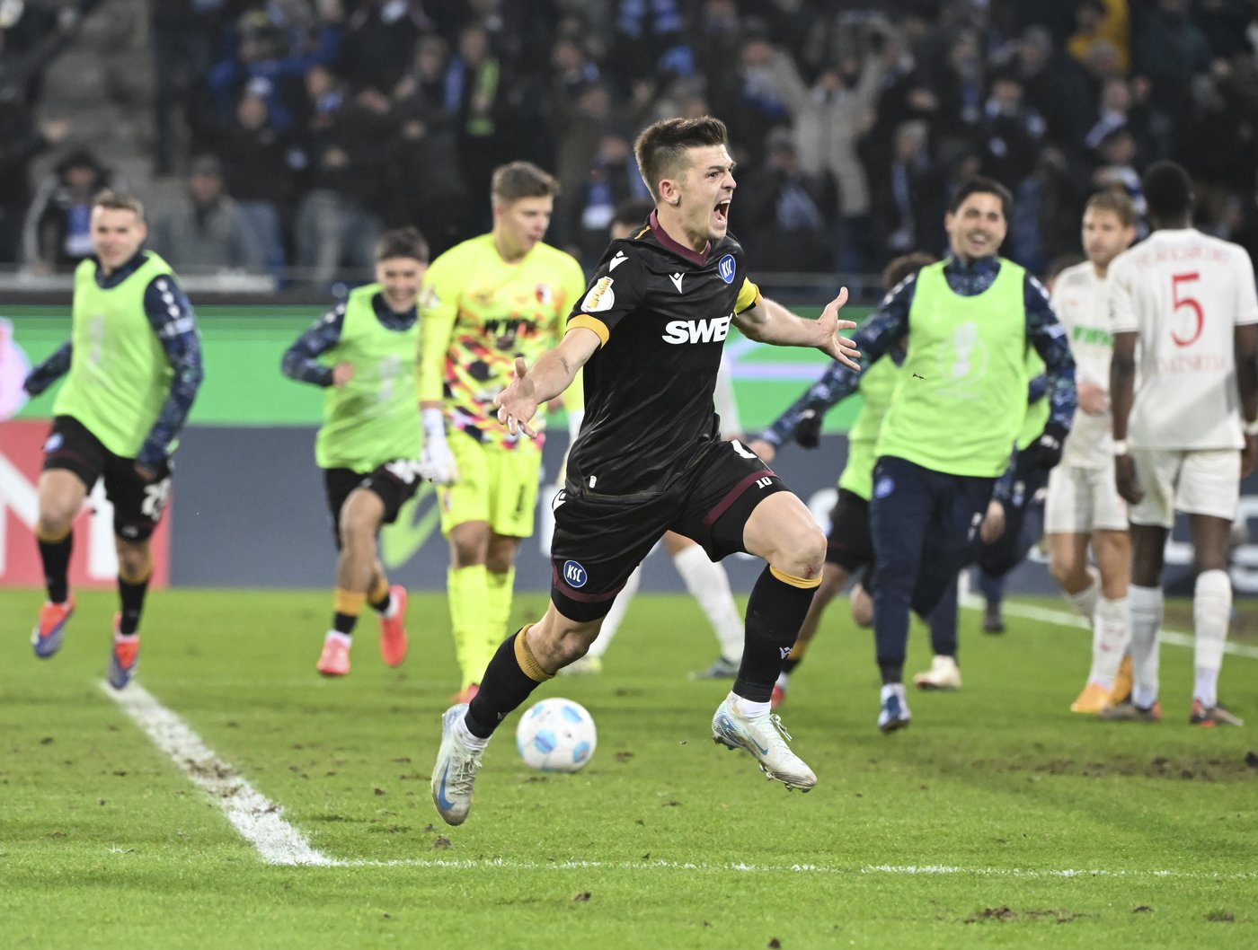 Frankfurt follows Bayern with early exit from German Cup in 3-0 loss at Leipzig | iNFOnews.ca