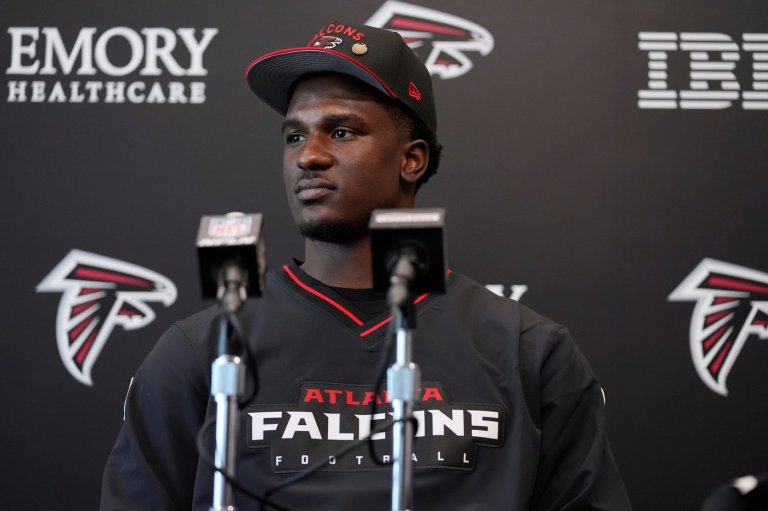 NFL suspends Falcons' James Pearce Jr. 8 games | iNFOnews.ca