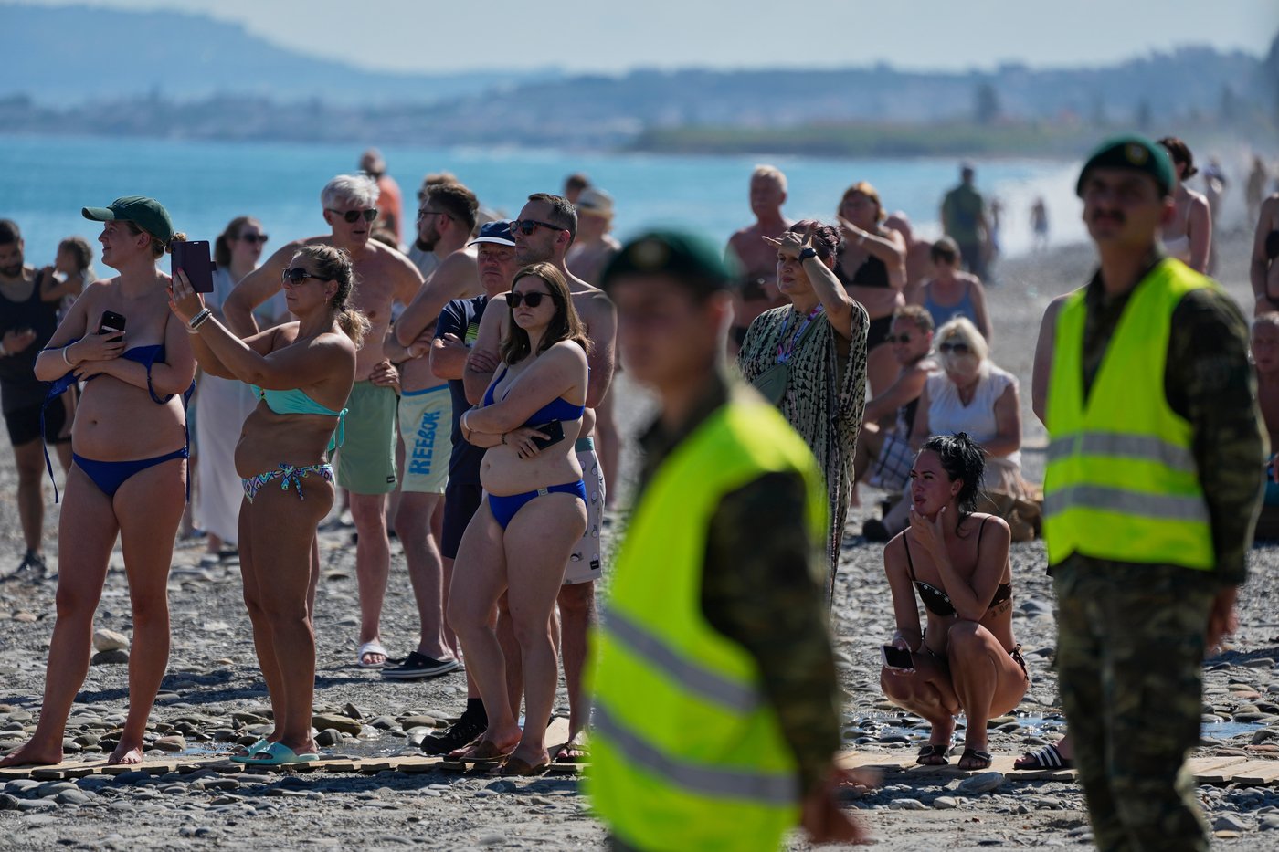 Sun, sea and soldiers: Greek island tourists get front-row seats for military drills | iNFOnews.ca Sun, sea and soldiers: Greek island tourists get front-row seats for military drills | iNFOnews.ca