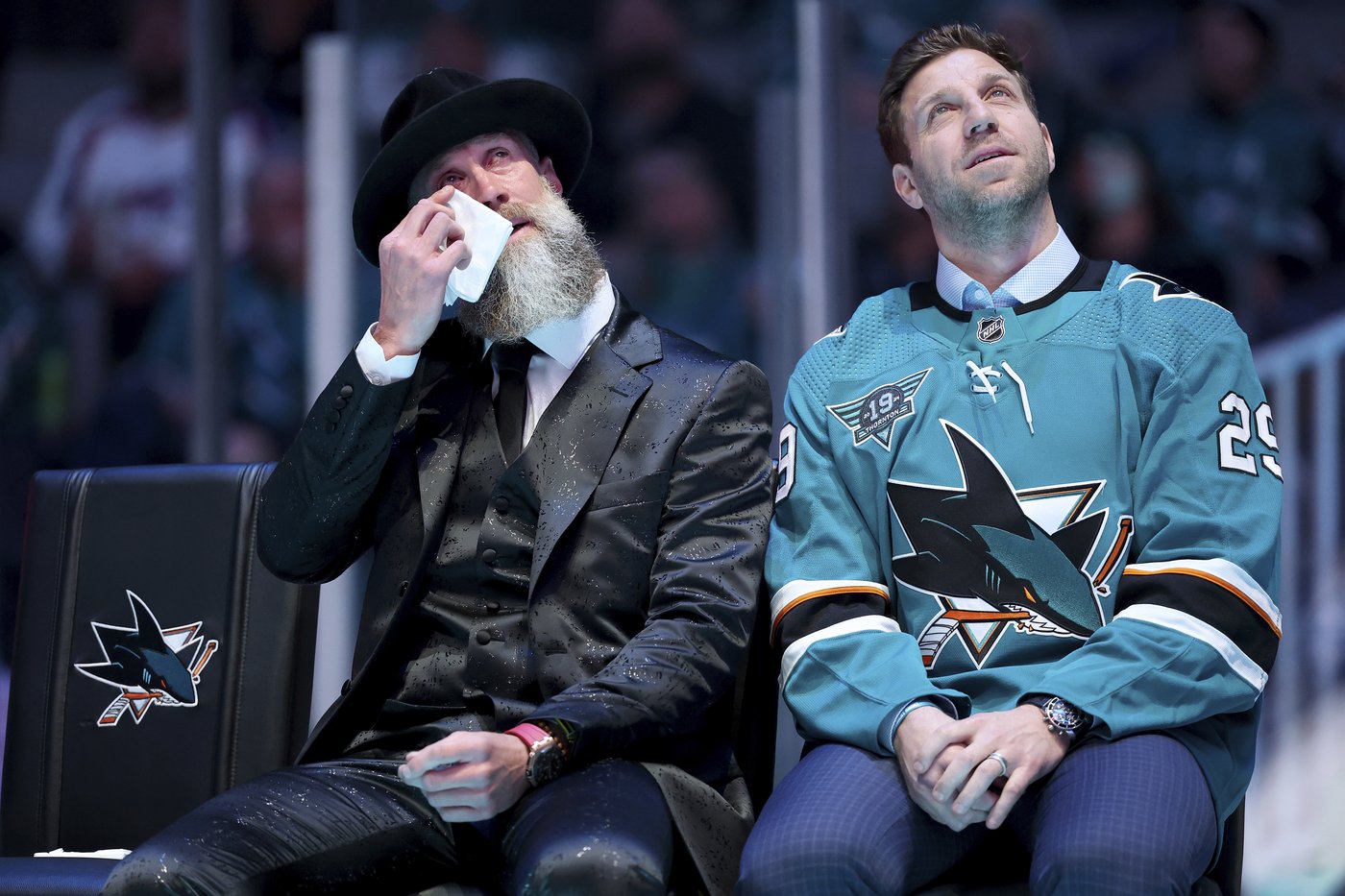 San Jose Sharks retire Joe Thornton's No. 19 jersey in emotional ceremony | iNFOnews.ca