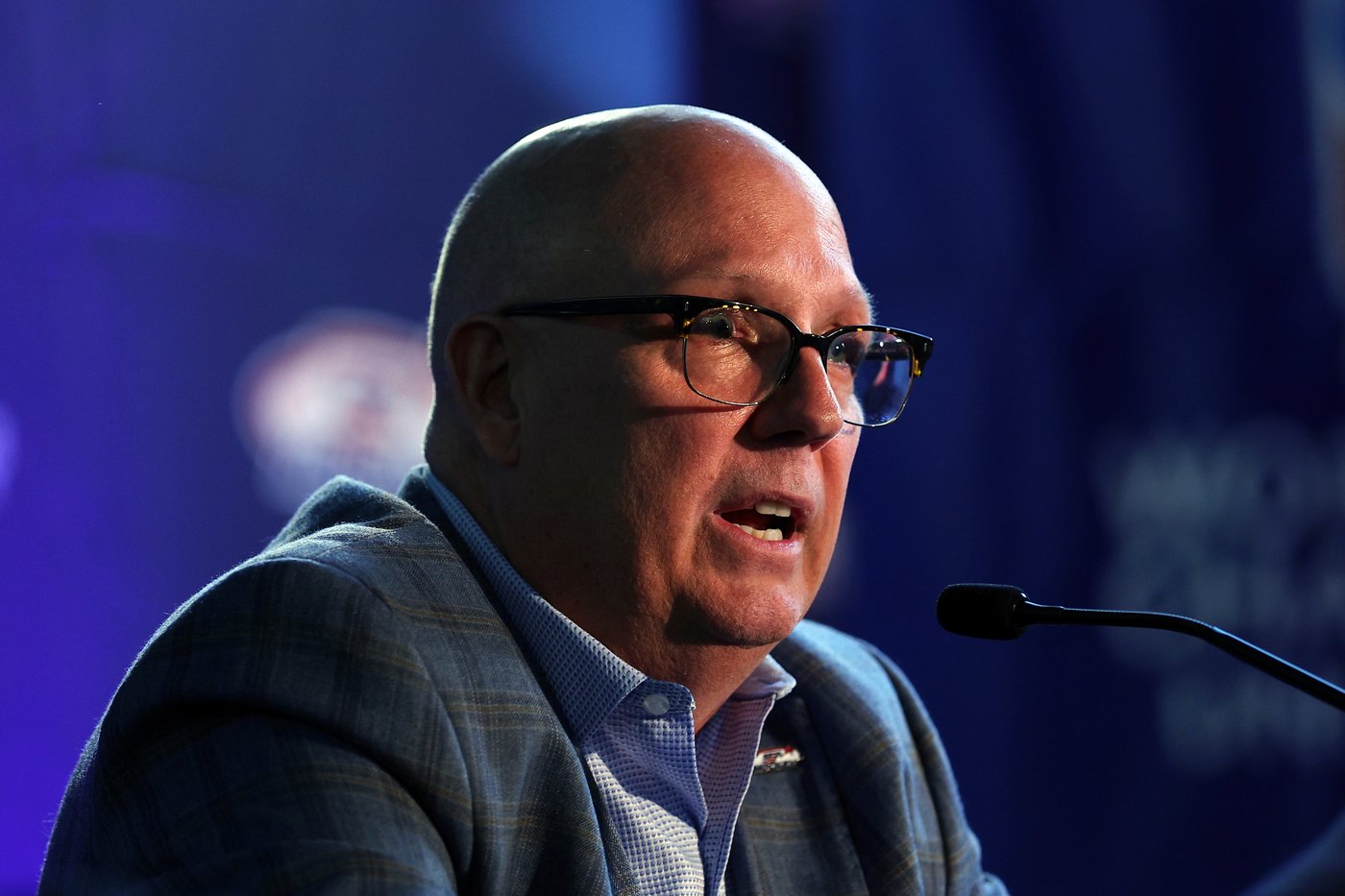 Minnesota AD Coyle announces decision to part ways with men's hockey coach Bob Motzko | iNFOnews.ca Minnesota AD Coyle announces decision to part ways with men's hockey coach Bob Motzko | iNFOnews.ca