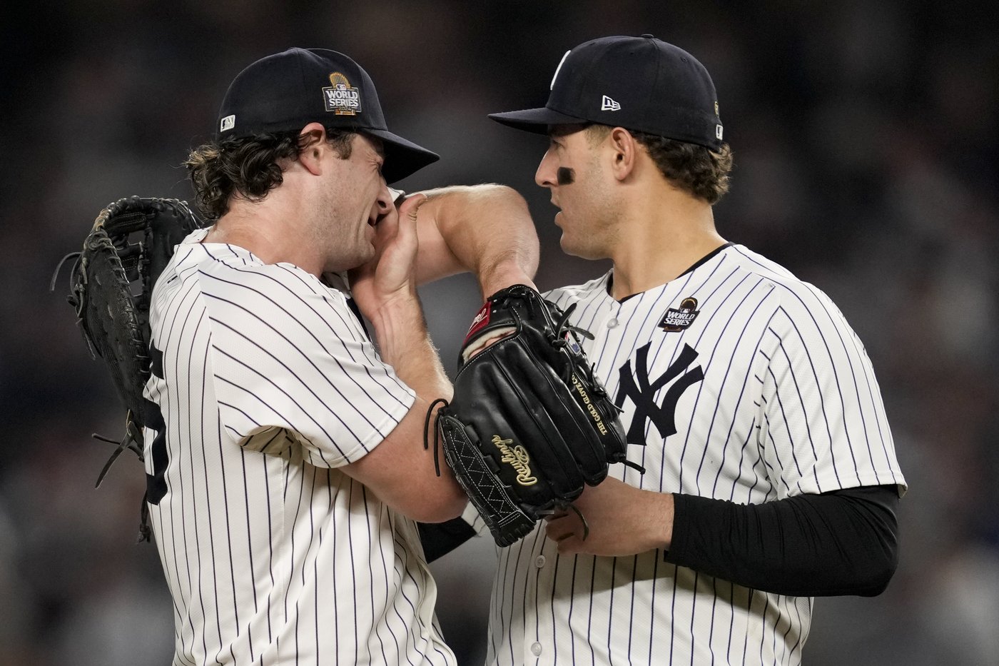 Yankees blow 5-run lead with epic defensive meltdown as Dodgers rally to clinch World Series | iNFOnews.ca Yankees blow 5-run lead with epic defensive meltdown as Dodgers rally to clinch World Series | iNFOnews.ca