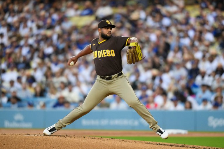 Padres put Randy Vásquez on the IL after an ankle comebacker and fainting spell | iNFOnews.ca