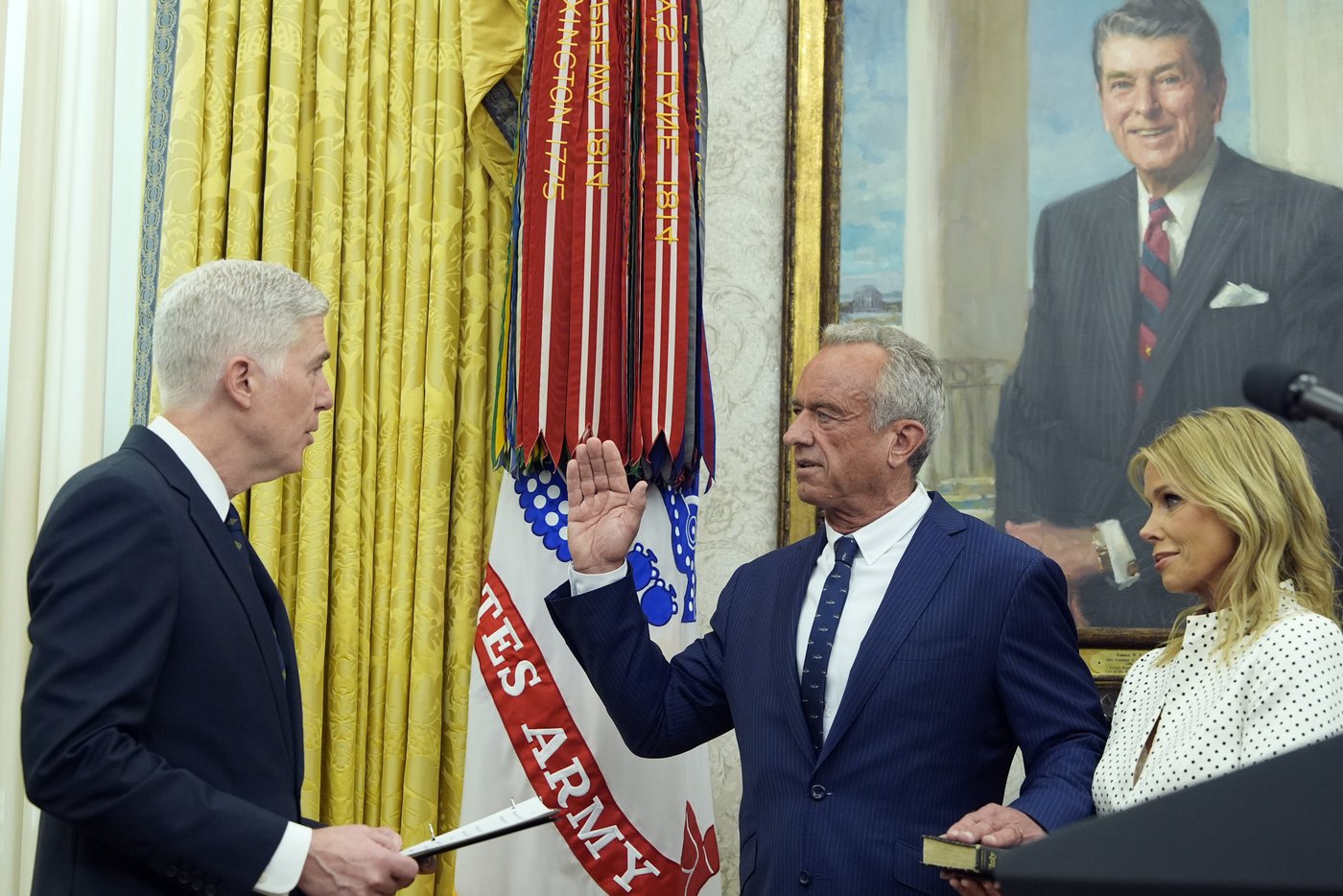 PHOTO COLLECTION: Robert F. Kennedy, Jr. Sworn In as Health and Human Services Secretary | iNFOnews.ca PHOTO COLLECTION: Robert F. Kennedy, Jr. Sworn In as Health and Human Services Secretary | iNFOnews.ca