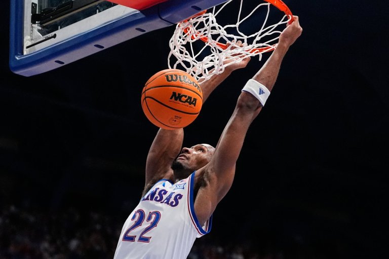 Peterson scores 21 points in 22 minutes in debut to lead No. 19 Kansas past Green Bay 94-51 | iNFOnews.ca Peterson scores 21 points in 22 minutes in debut to lead No. 19 Kansas past Green Bay 94-51 | iNFOnews.ca