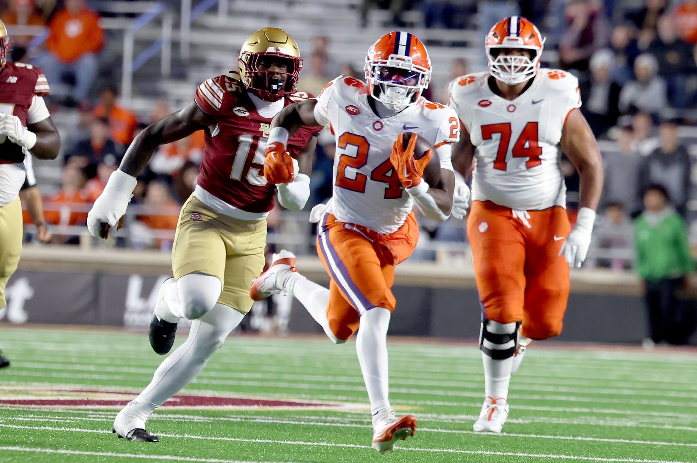 Cade Klubnik throws for a TD and runs for one before injury in Clemson's 41-10 victory over BC | iNFOnews.ca Cade Klubnik throws for a TD and runs for one before injury in Clemson's 41-10 victory over BC | iNFOnews.ca