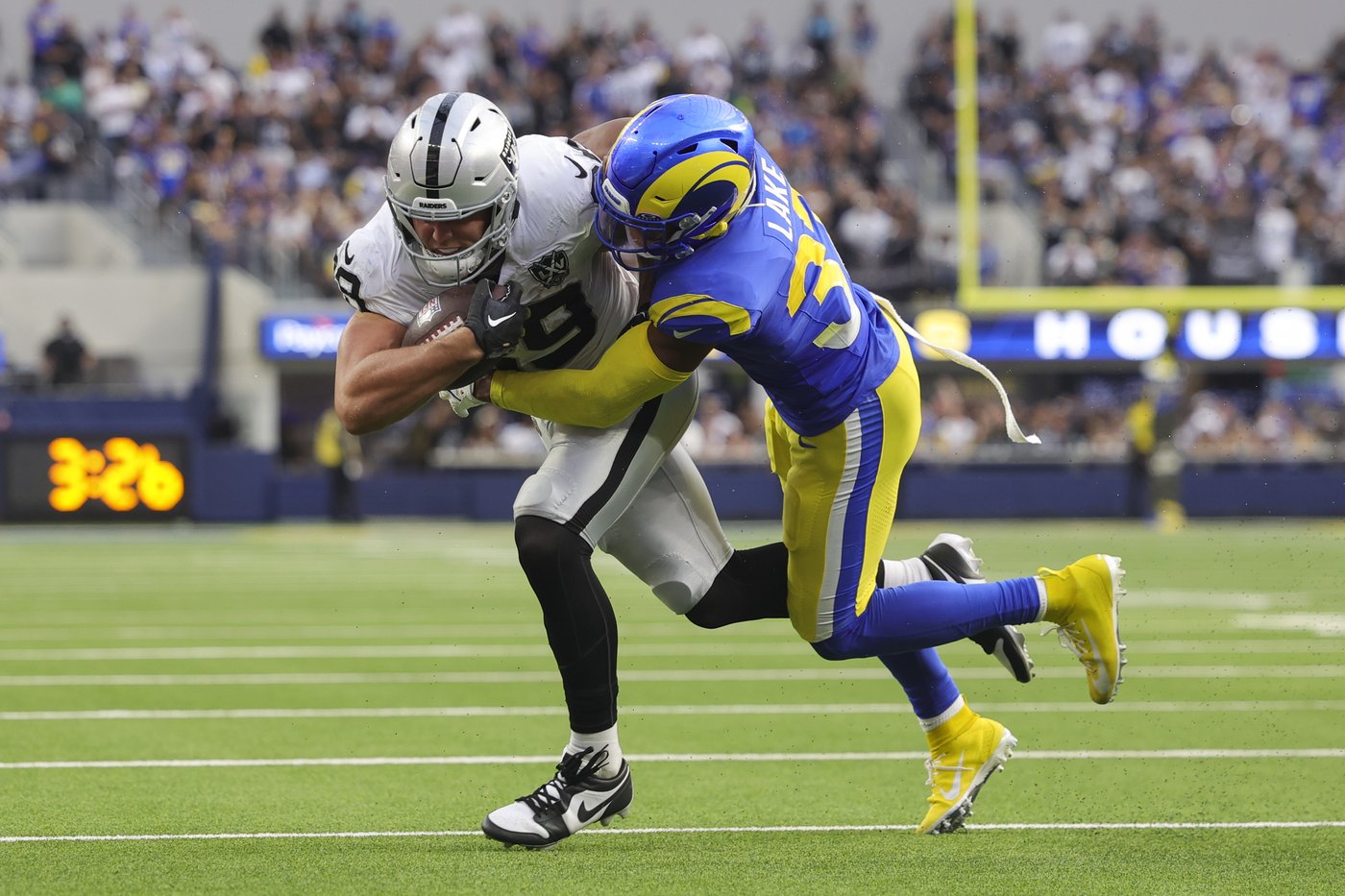 Raiders are beating themselves during 3-game losing streak | iNFOnews.ca