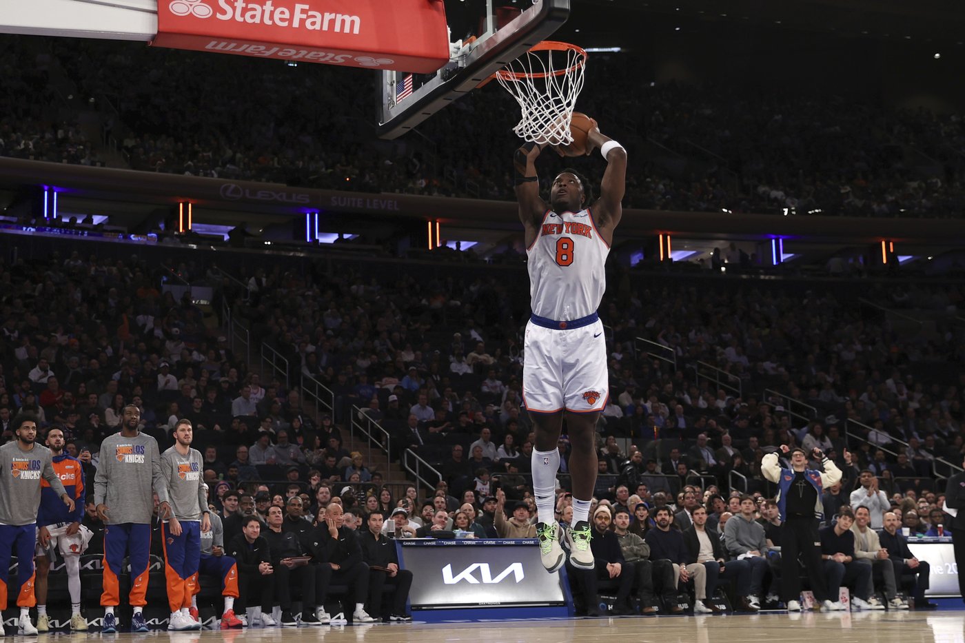 Towns has 27 points, 13 rebounds as Knicks beat Raptors 112-98 | iNFOnews.ca Towns has 27 points, 13 rebounds as Knicks beat Raptors 112-98 | iNFOnews.ca
