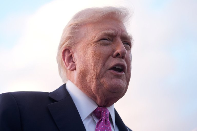 US will send survivors of strike on suspected drug vessel back to Ecuador and Colombia, Trump says | iNFOnews.ca