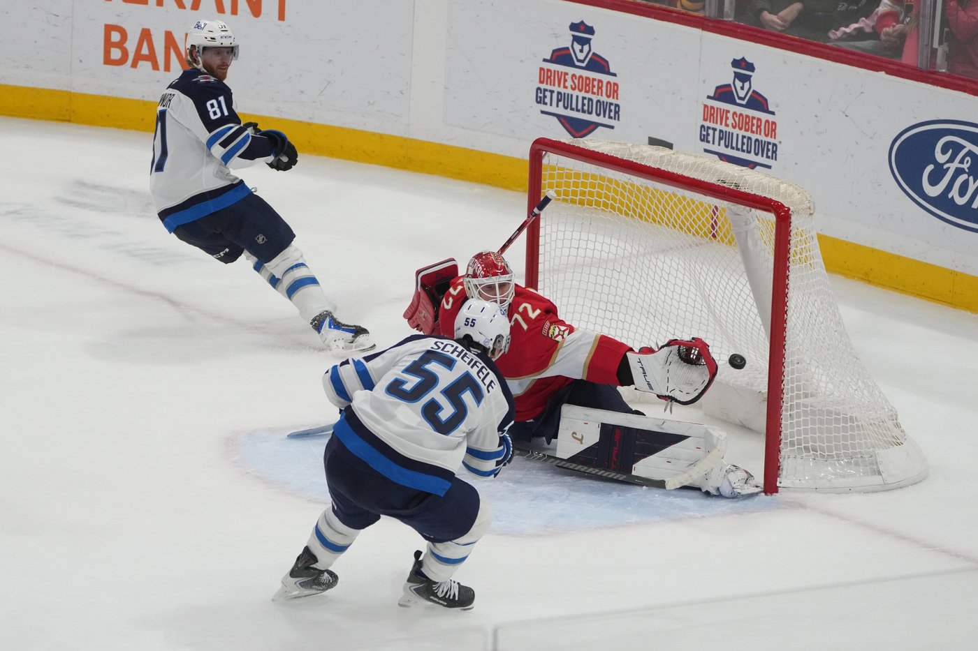Scheifele's late goal lifts Jets to 2-1 win over Panthers, who drop their 3rd in a row | iNFOnews.ca