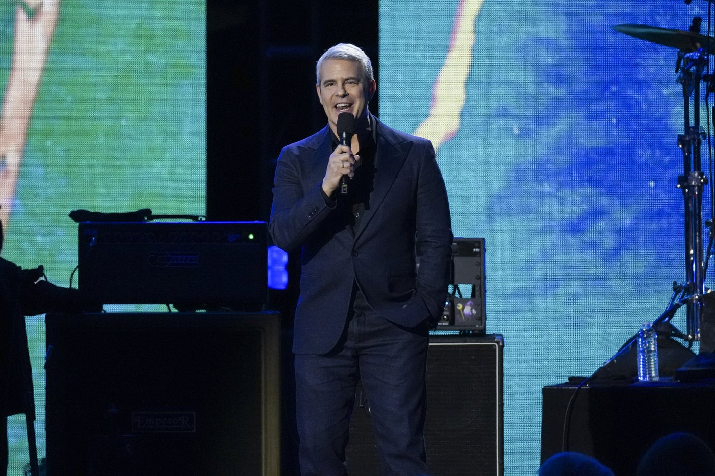 Tie-dye and dancing bears: Grammy weekend begins with Grateful Dead honored as Persons of the Year | iNFOnews.ca
