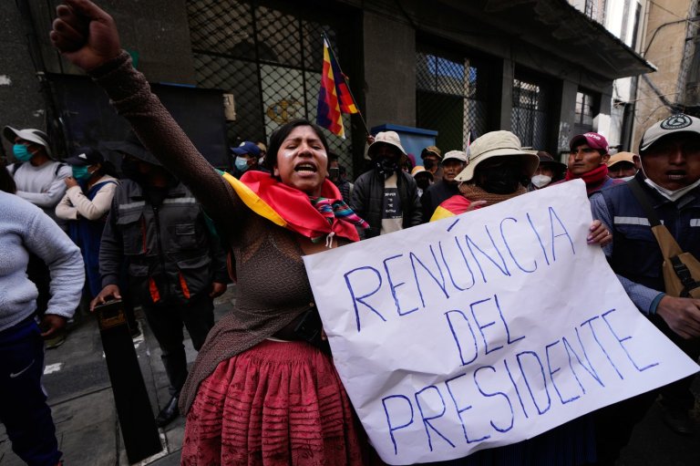 Bolivia’s capital under siege as protests and blockades deepen crisis for President Paz | iNFOnews.ca