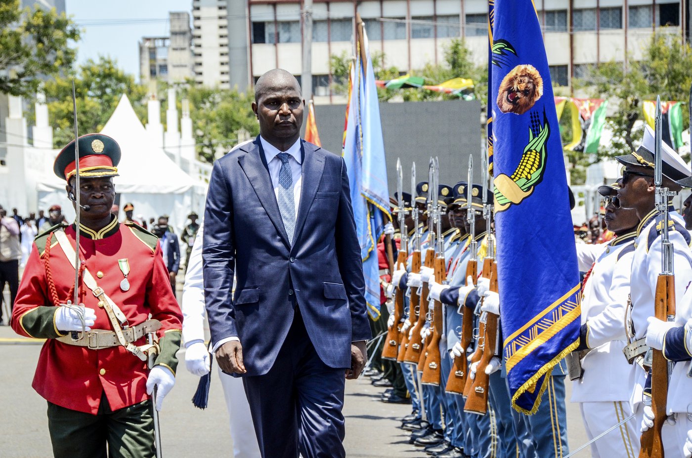 Hundreds protest as Mozambique inaugurates a new president | iNFOnews.ca