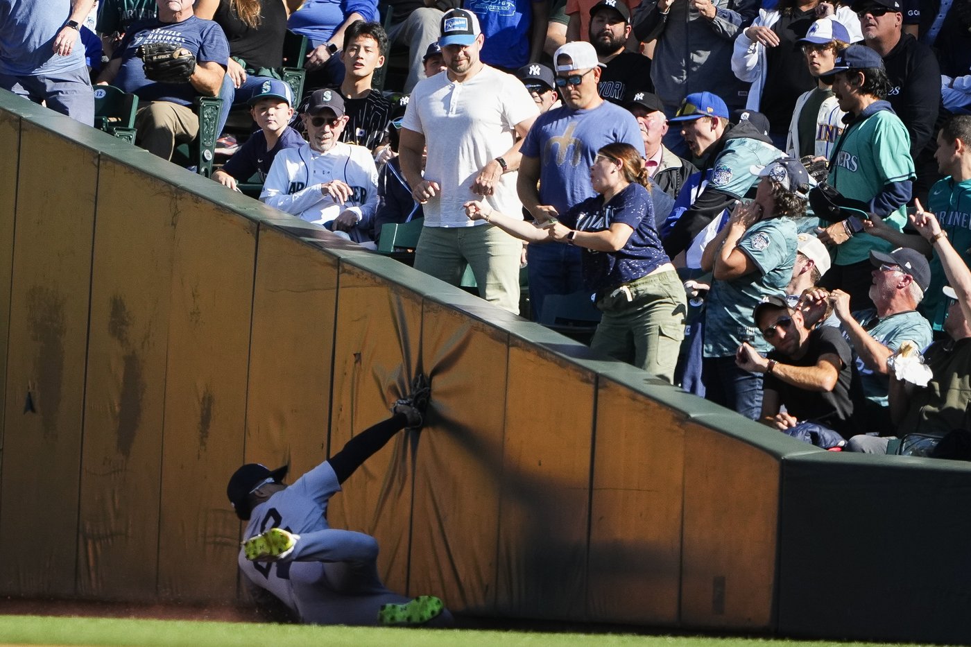 Yankees slugger Juan Soto hits pinch-hit RBI double after being scratched from the lineup | iNFOnews.ca Yankees slugger Juan Soto hits pinch-hit RBI double after being scratched from the lineup | iNFOnews.ca