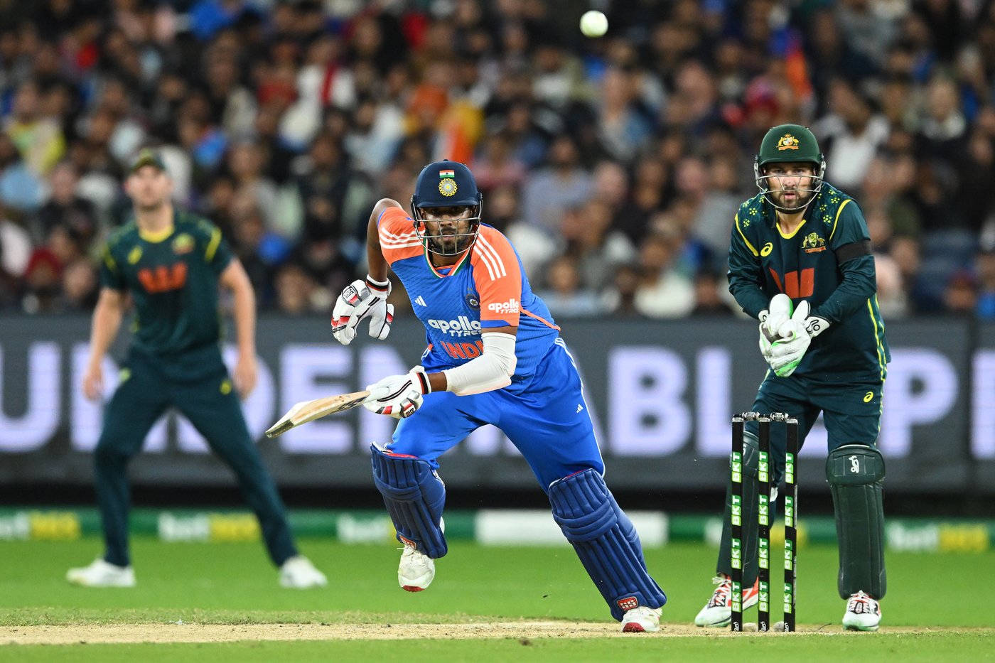 Josh Hazlewood's three-wicket haul sets up Australia's win over India in second T20 | iNFOnews.ca Josh Hazlewood's three-wicket haul sets up Australia's win over India in second T20 | iNFOnews.ca