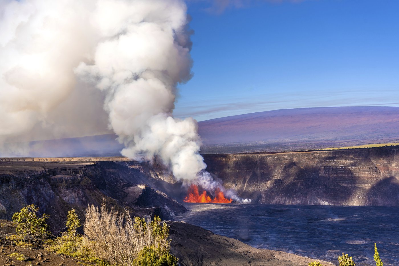 Stunning photos show lava erupting from Hawaii's Kilauea volcano | iNFOnews.ca Stunning photos show lava erupting from Hawaii's Kilauea volcano | iNFOnews.ca
