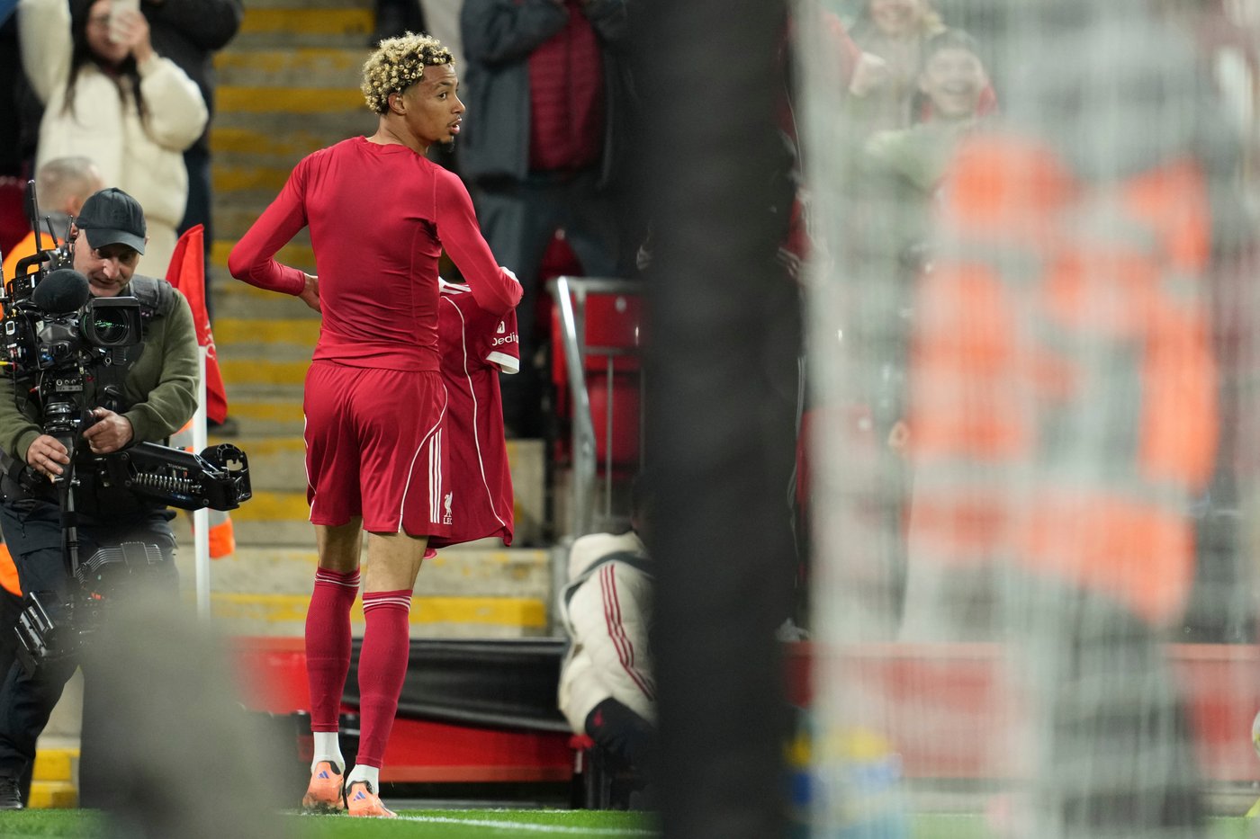 Liverpool's Hugo Ekitike apologizes for celebration that earned him a red card and suspension | iNFOnews.ca Liverpool's Hugo Ekitike apologizes for celebration that earned him a red card and suspension | iNFOnews.ca