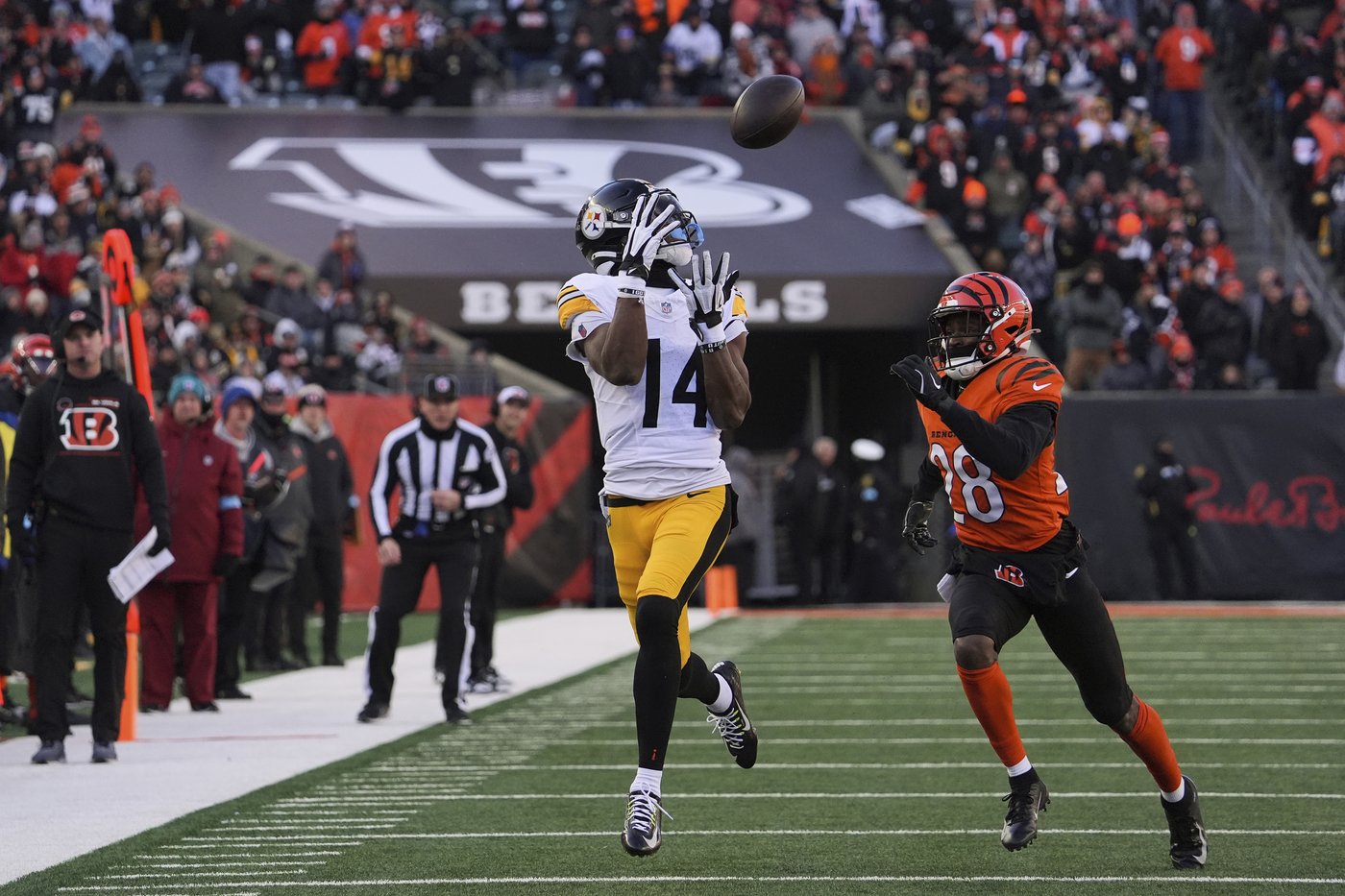 Cowboys move on without another star, try to stay on a roll as struggling Bengals visit | iNFOnews.ca