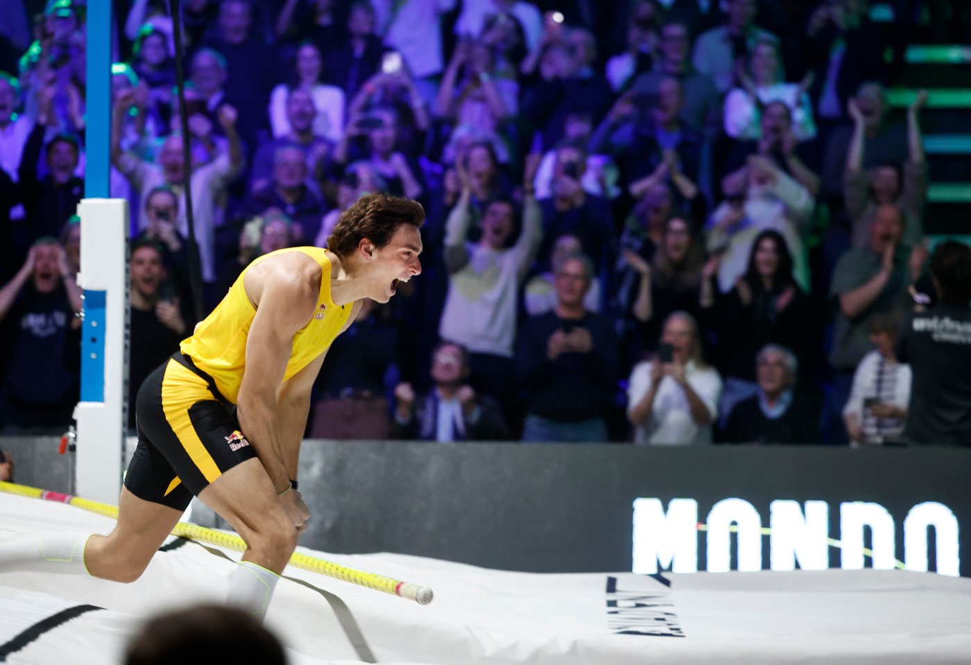 At a meet named after him, Mondo Duplantis raises his pole vault world record by another centimeter | iNFOnews.ca