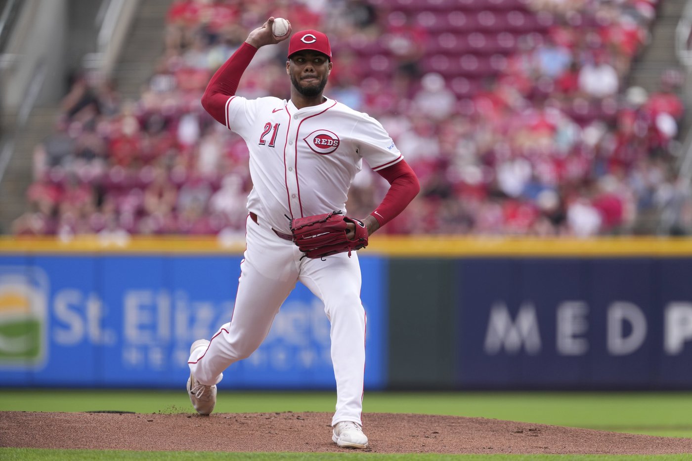 Paul Skenes strikes out 9 and pitches 2-hit ball through 5 innings as Pirates stop Reds 2-0 | iNFOnews.ca