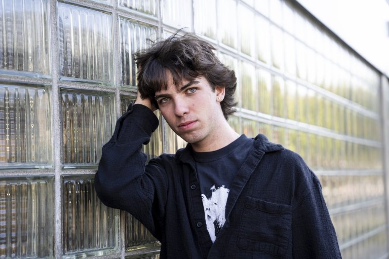 There's a happiness gap between young people in Quebec and in the rest of Canada | iNFOnews.ca