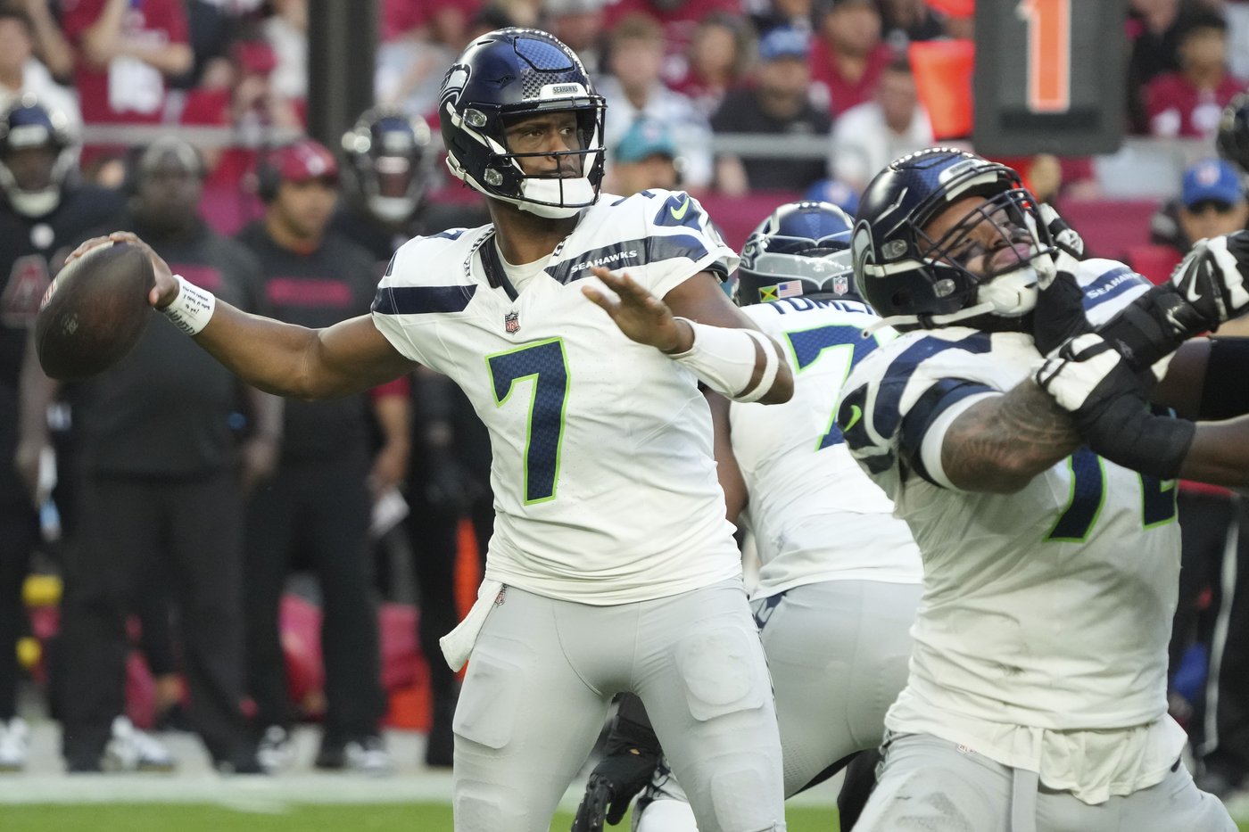 Atop the NFC West with a 4-game winning streak, the Seahawks are in playoff mode | iNFOnews.ca