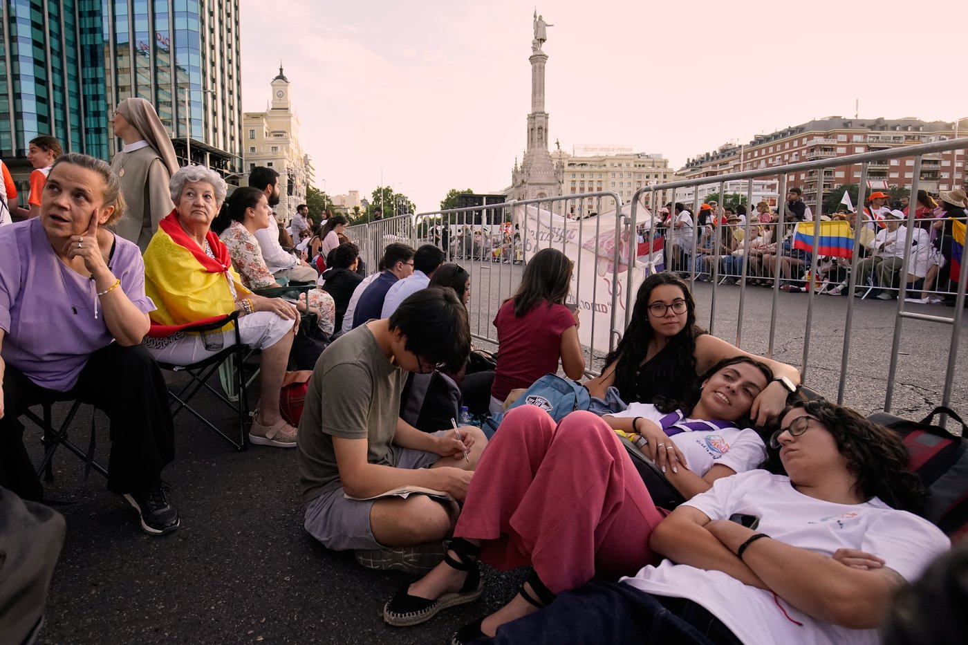 Pope's Mass in Spain features iconic procession along flower-carpeted route in sign of popular piety | iNFOnews.ca