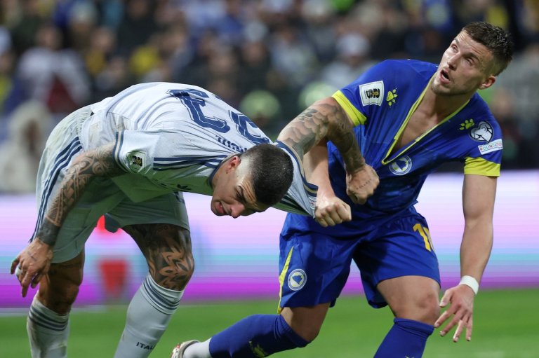 Fans gather in Toronto's Little Italy to watch World Cup qualifier against Bosnia | iNFOnews.ca