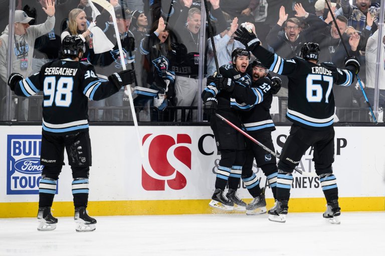 Theodore's overtime goal lifts Golden Knights to 5-4 win over Mammoth, series tied 2-2 | iNFOnews.ca