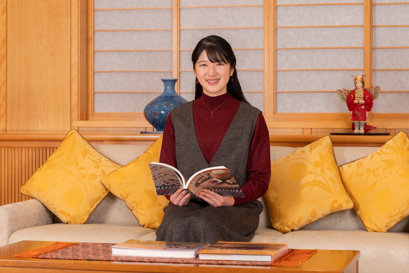 Princess Aiko's popularity sparks calls to change Japan's male-only succession law | iNFOnews.ca Princess Aiko's popularity sparks calls to change Japan's male-only succession law | iNFOnews.ca