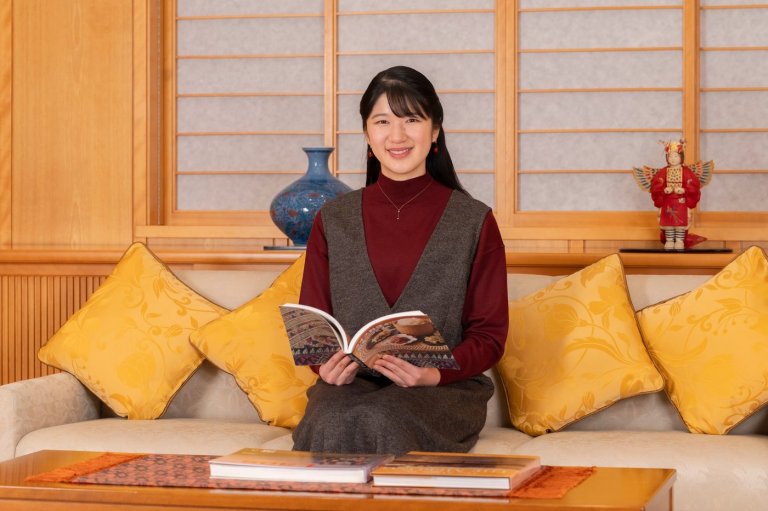 Princess Aiko's popularity sparks calls to change Japan's male-only succession law | iNFOnews.ca