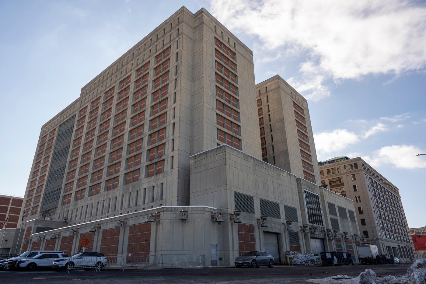 A man impersonating an FBI agent tried to get Luigi Mangione out of jail, authorities say | iNFOnews.ca