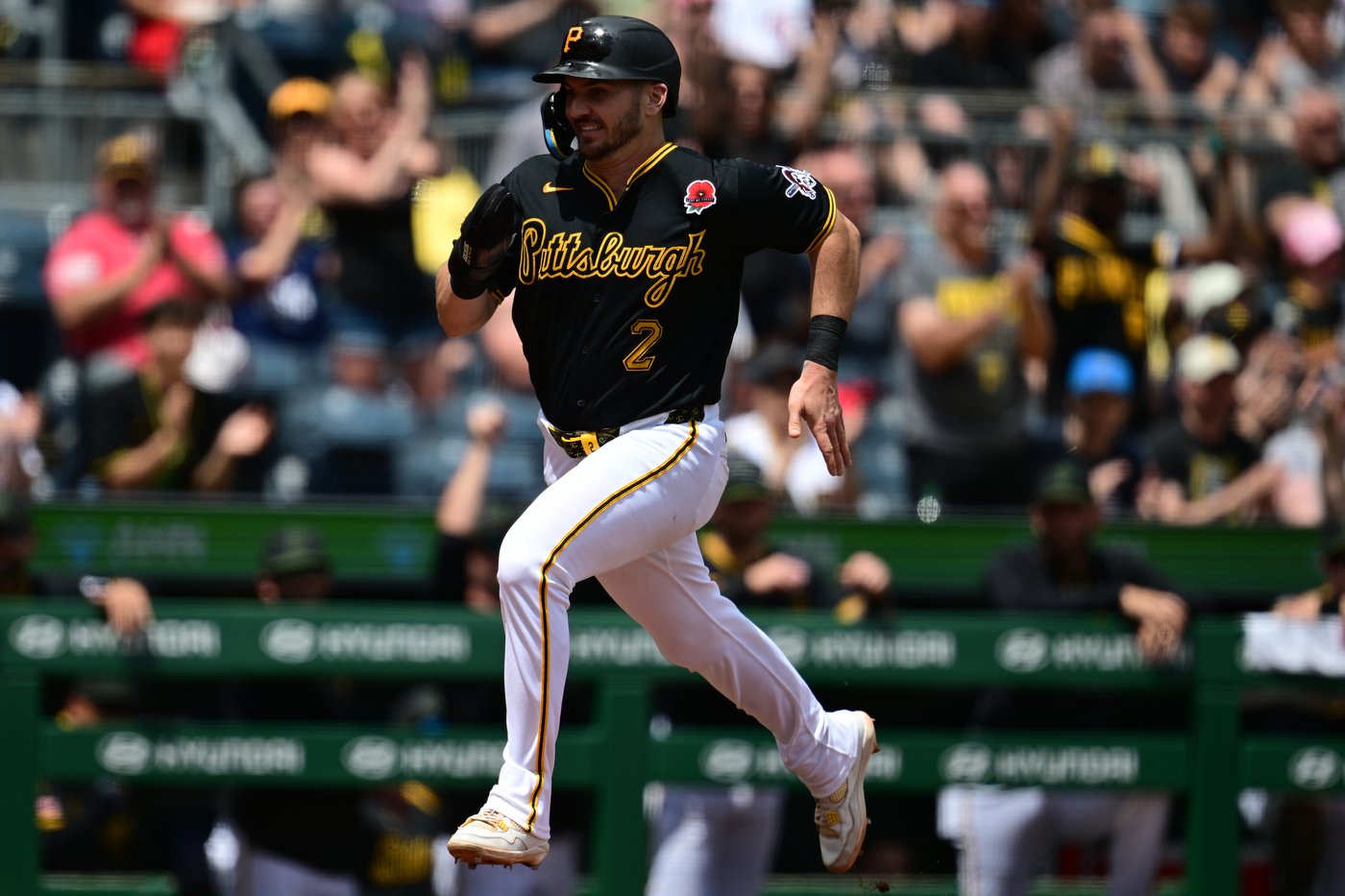 Henry Davis slugs late go-ahead homer as Pirates send Cubs to a 9th straight loss in 2-1 victory | iNFOnews.ca